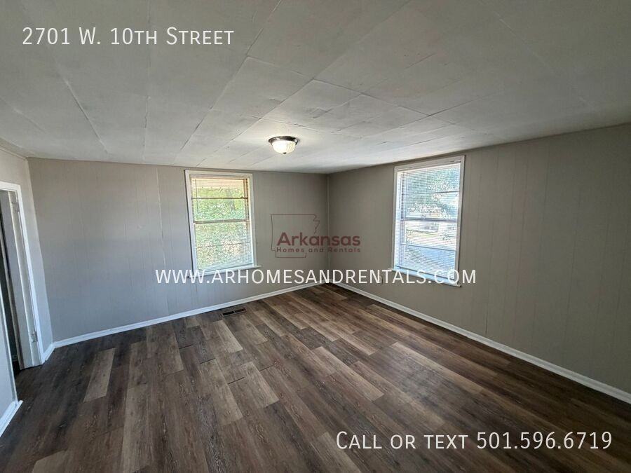 2701 W 10th St - Photo 4 of 12