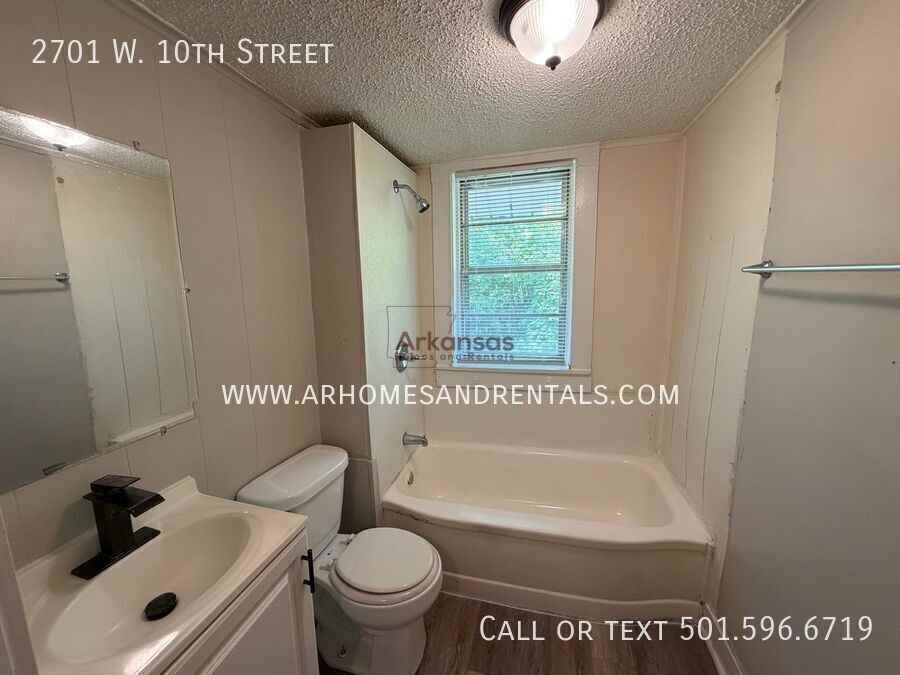 2701 W 10th St - Photo 7 of 12