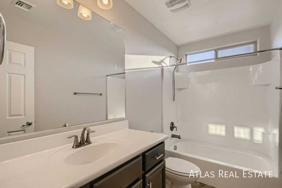 11140 W Snaketown St - Photo 4 of 36