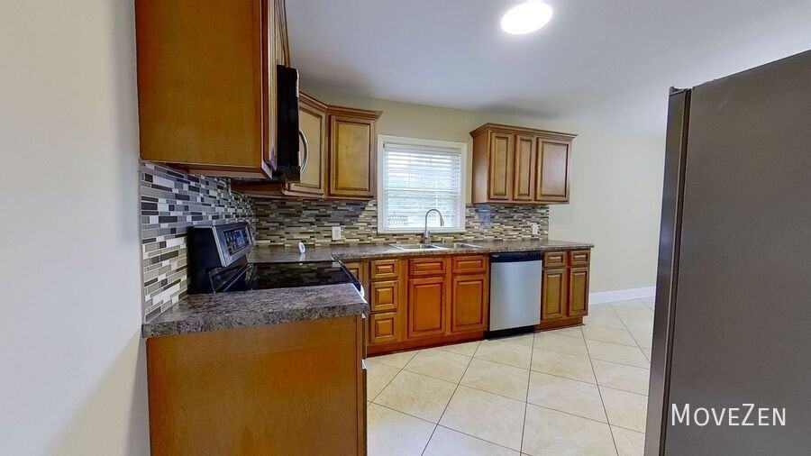 2301 Cherokee Ln - Photo 2 of 30