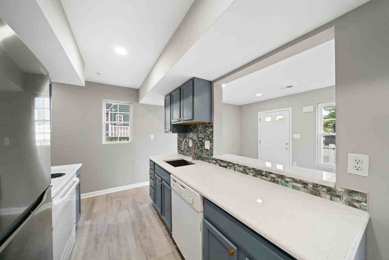 170 N Altamont Ave #170 - Photo 4 of 19