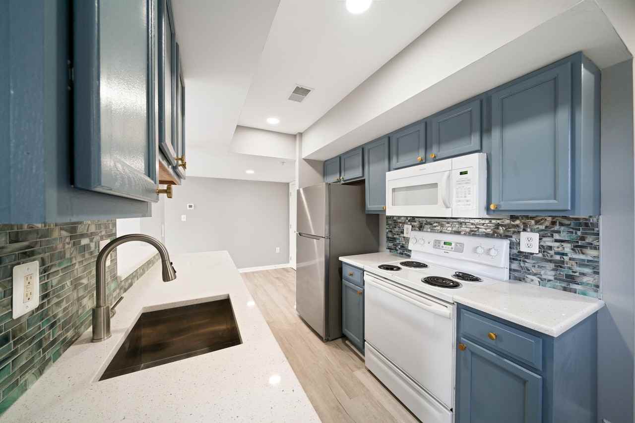 170 N Altamont Ave #170 - Photo 5 of 19