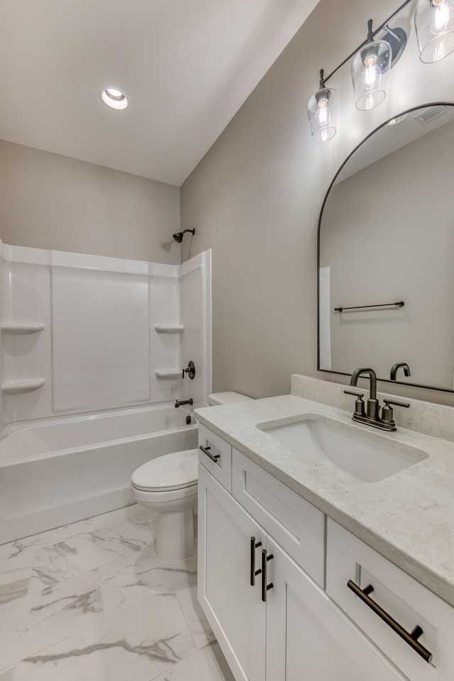 235 Monroe Dr #NA - Photo 4 of 33