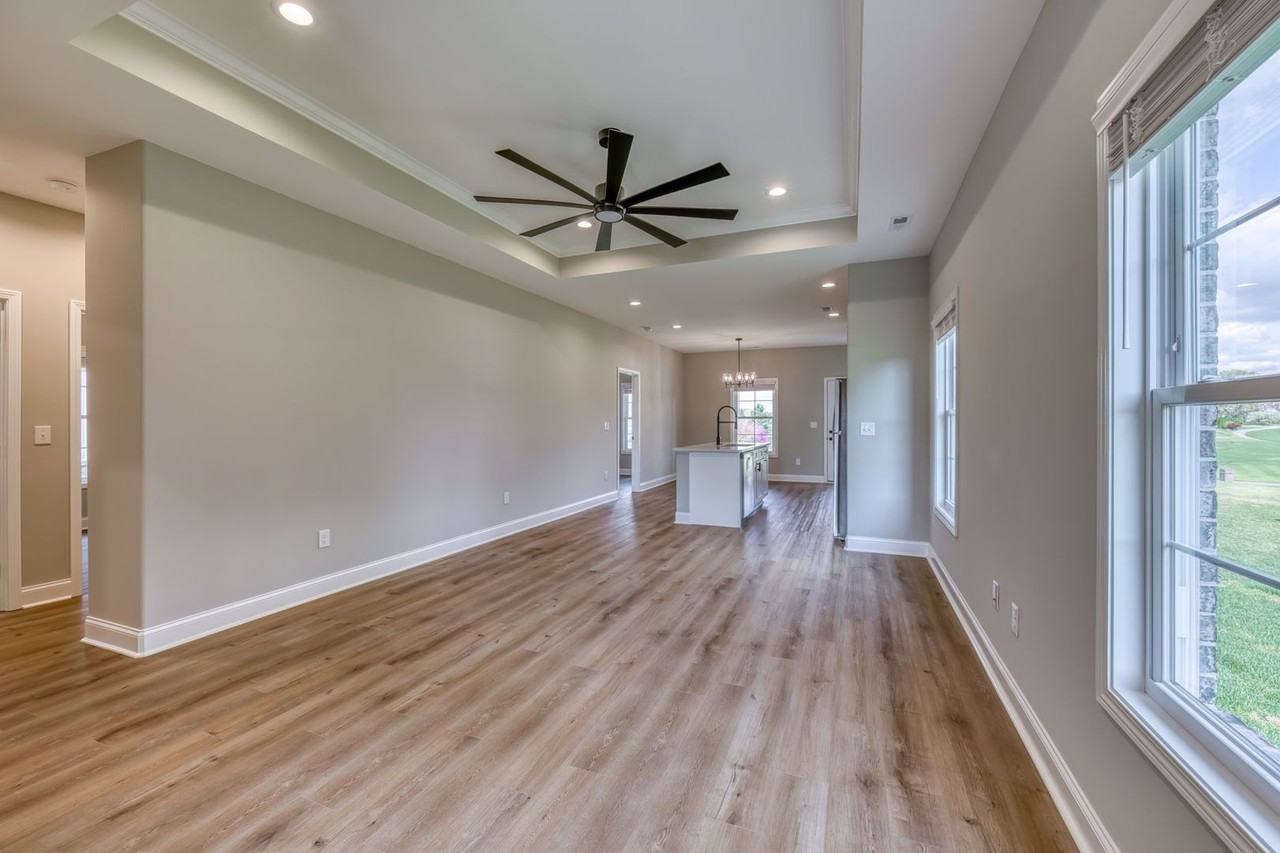235 Monroe Dr #NA - Photo 7 of 33