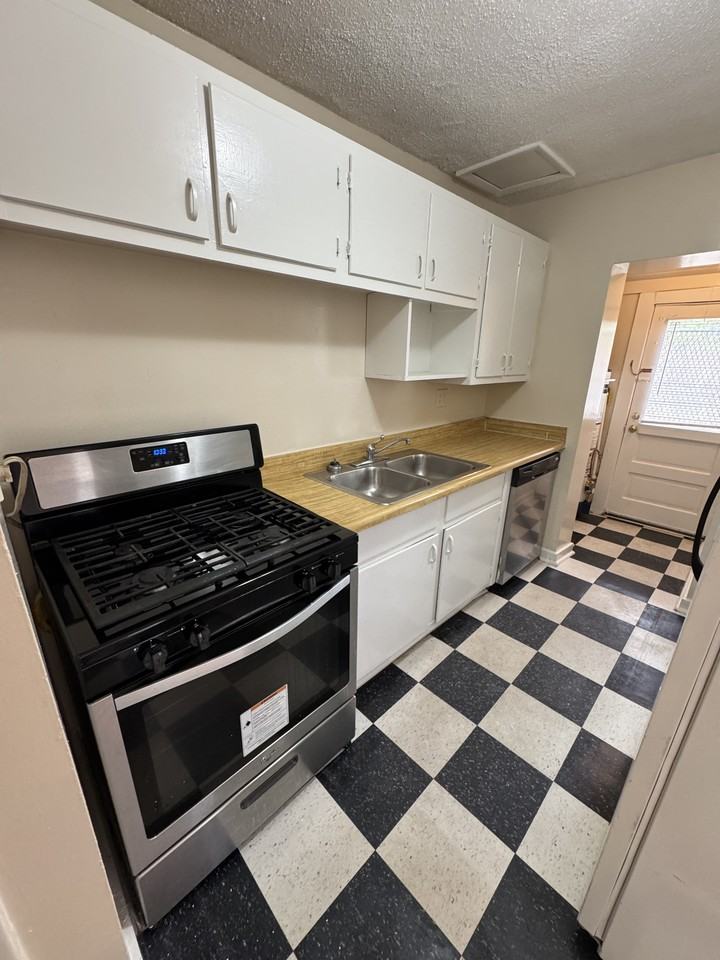 1680 Valley Ave #H - Photo 6 of 17