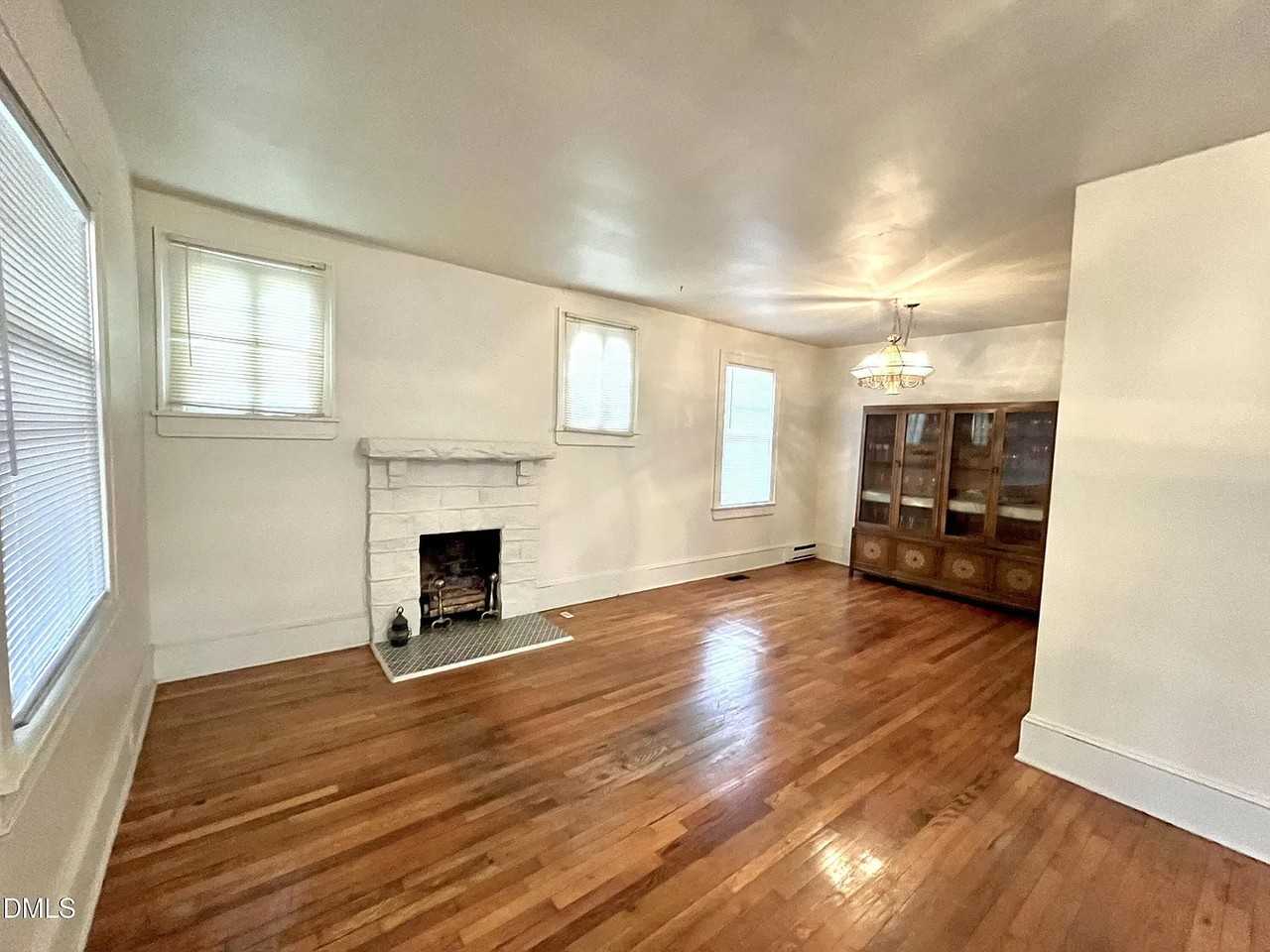 318 W Franklin St #NA - Photo 2 of 9