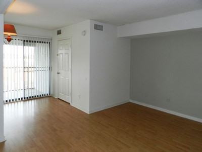 454 Racine Dr - Photo 2 of 9