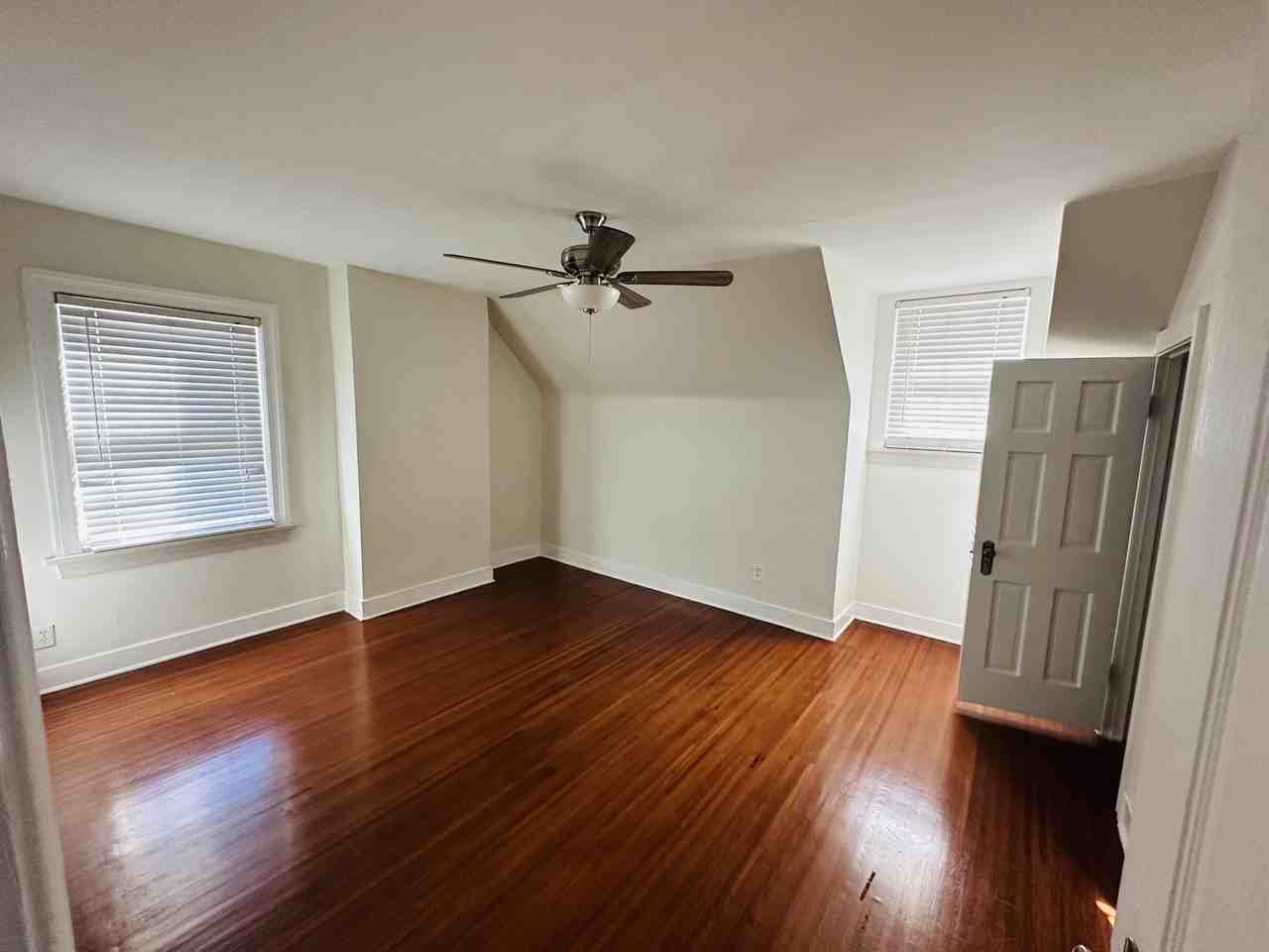 405 Macon Ave #405 - Photo 3 of 4
