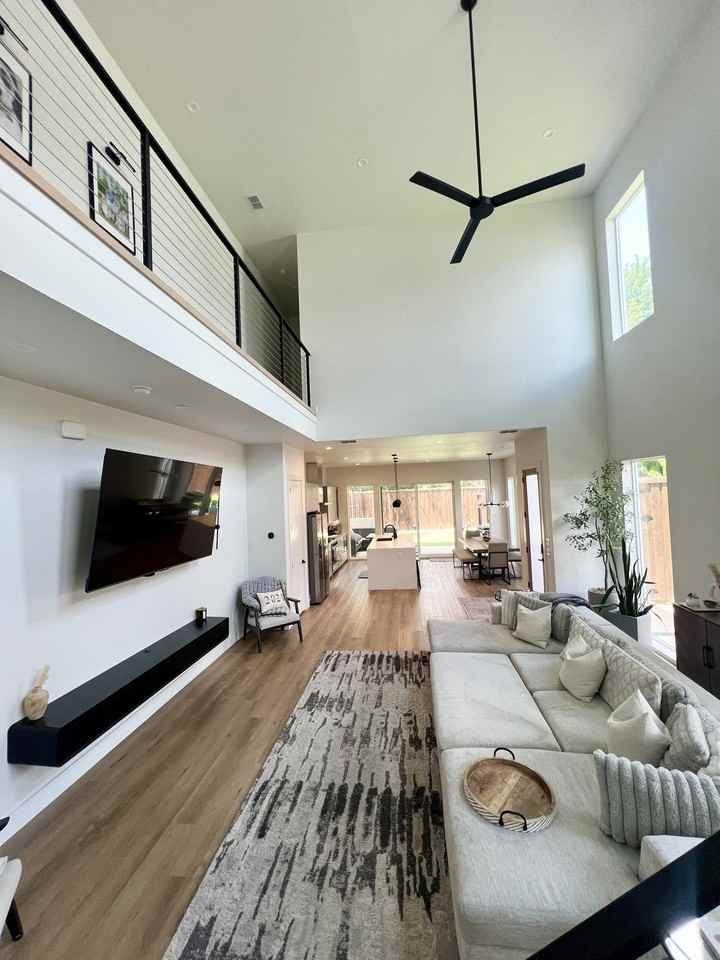 2407 Crossman Ave #NA - Photo 2 of 22