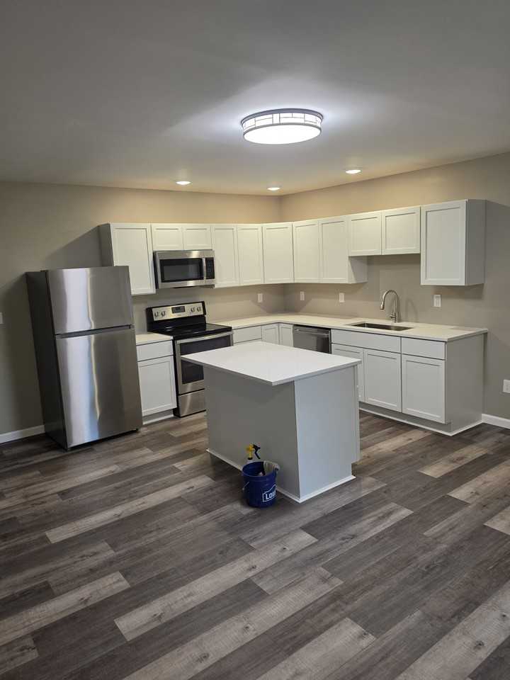 506 W Dominick St #1 - Photo 3 of 10