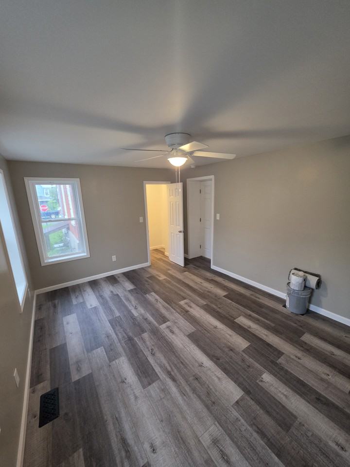 506 W Dominick St #1 - Photo 7 of 10