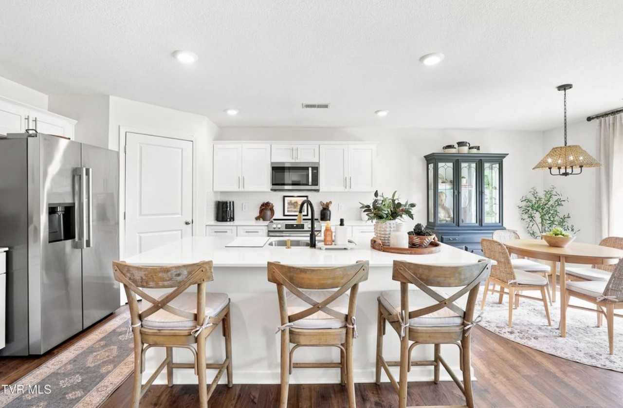 1041 Persimmon Holw #NA - Photo 6 of 35