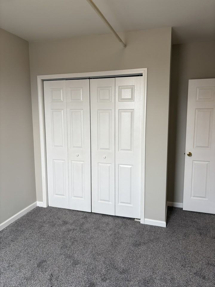 138 Main St #E - Photo 6 of 8