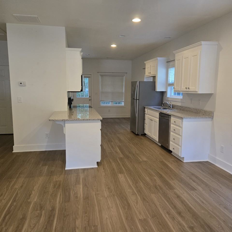 386B Double Springs Rd #NA - Photo 3 of 12