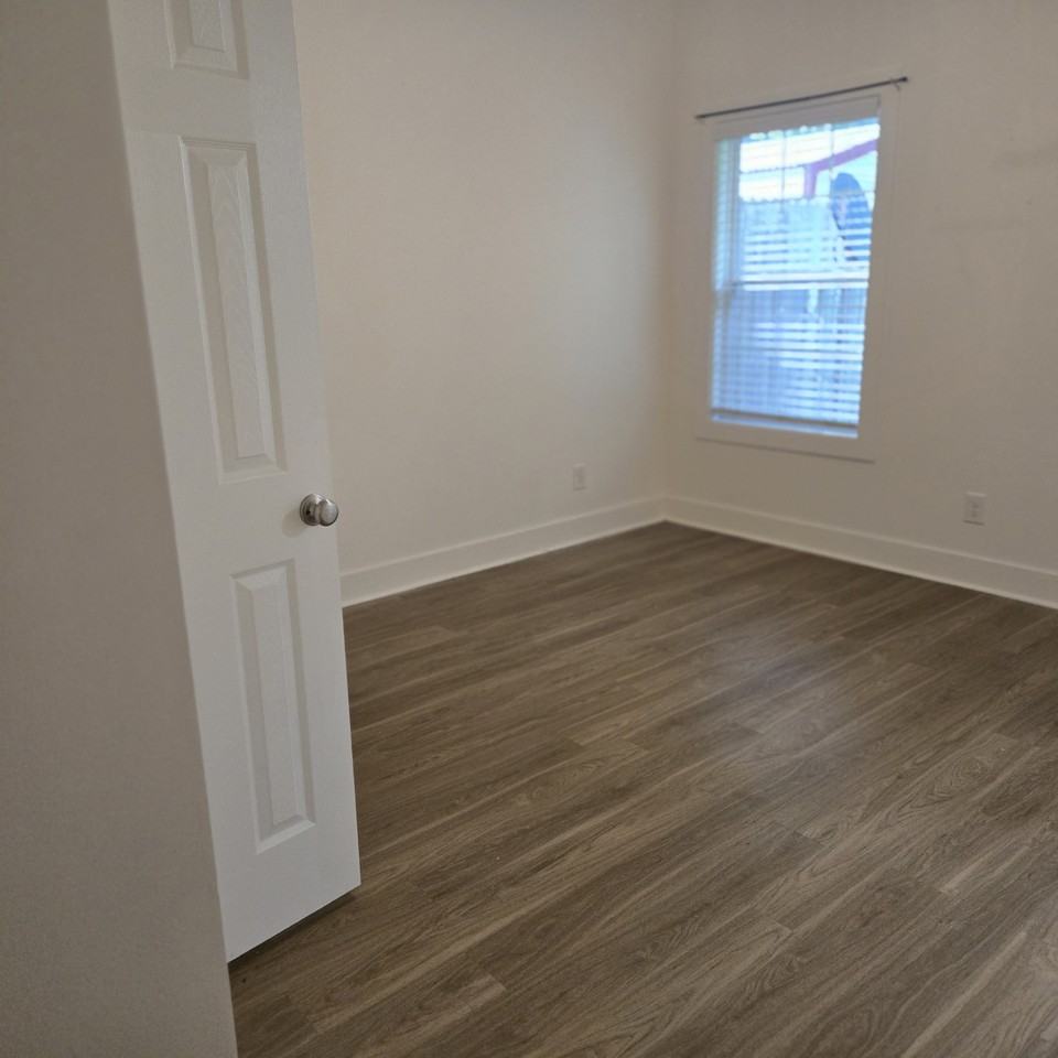 386B Double Springs Rd #NA - Photo 6 of 12