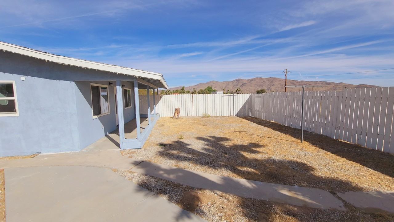 25920 Del Sol Rd #NA - Photo 2 of 9