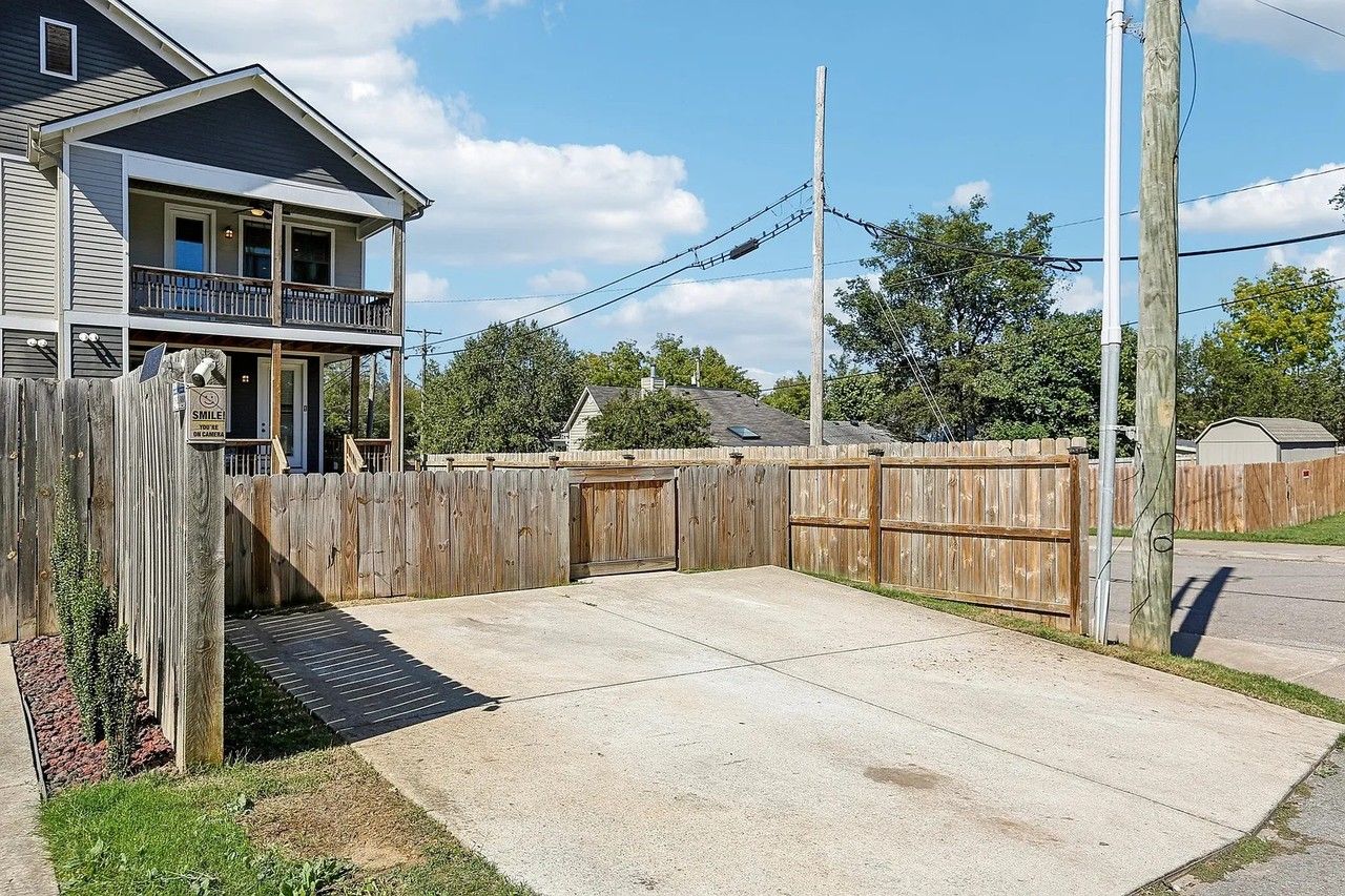 717 Stockell St #NA - Photo 3 of 34