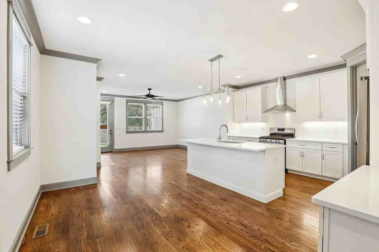 717 Stockell St #NA - Photo 7 of 34