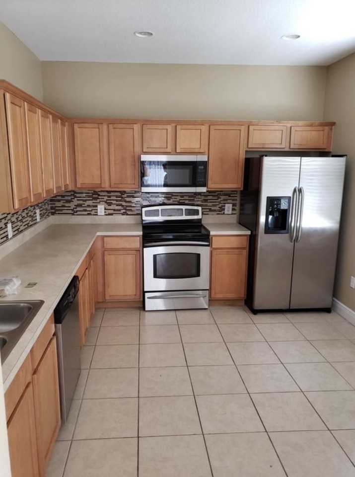 4011 Pemberly Pines Cir - Photo 2 of 9