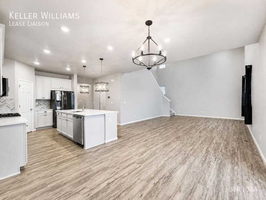 915 Alpine Aven St - Photo 4 of 20
