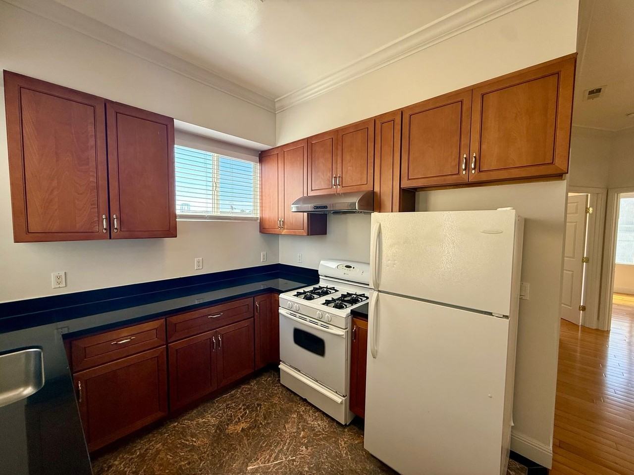 2068 Mcallister St #2068 - Photo 5 of 14