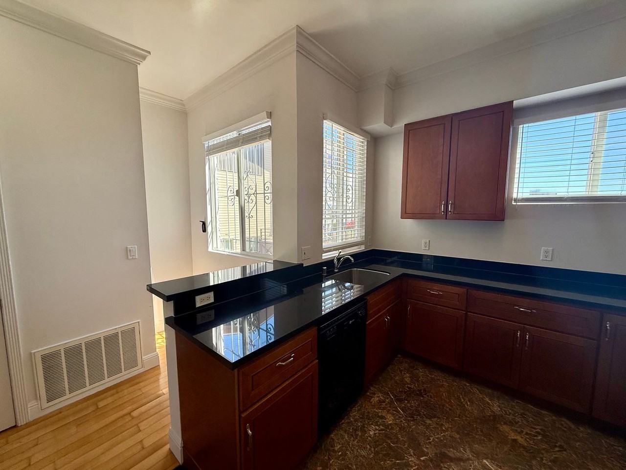 2068 Mcallister St #2068 - Photo 6 of 14