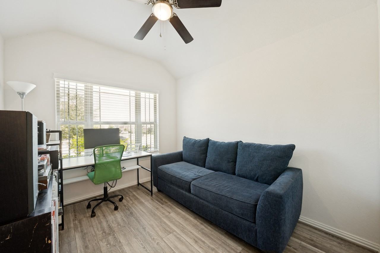 2037 Egret Ave #NA - Photo 4 of 26