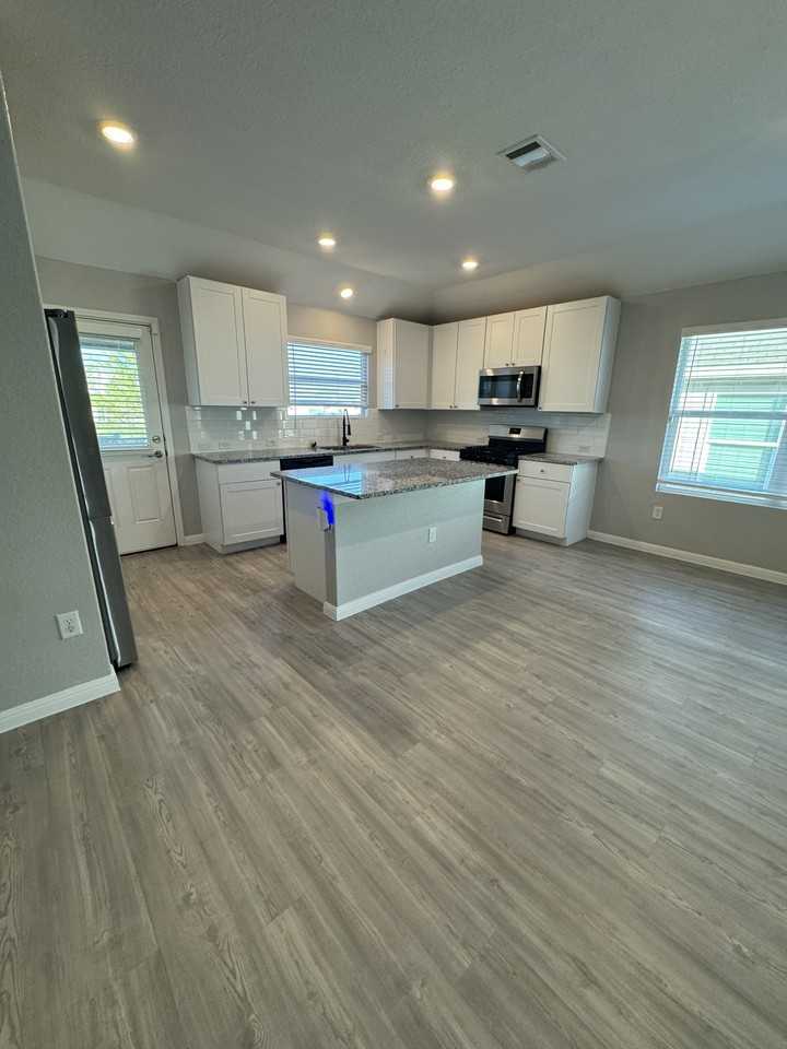 12026 Links Pkwy #NA - Photo 4 of 13