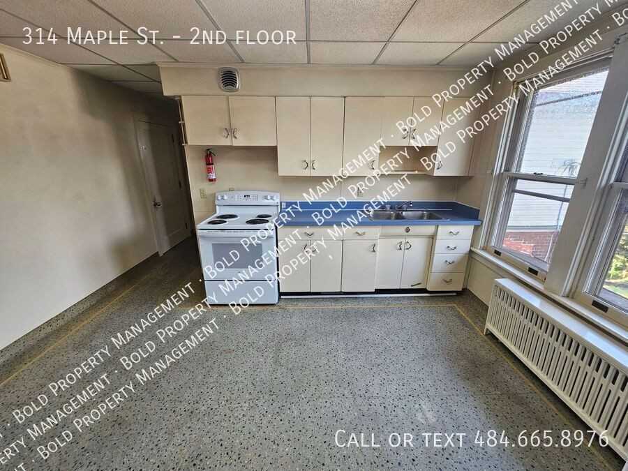314 Maple St #2ndFL - Photo 2 of 11