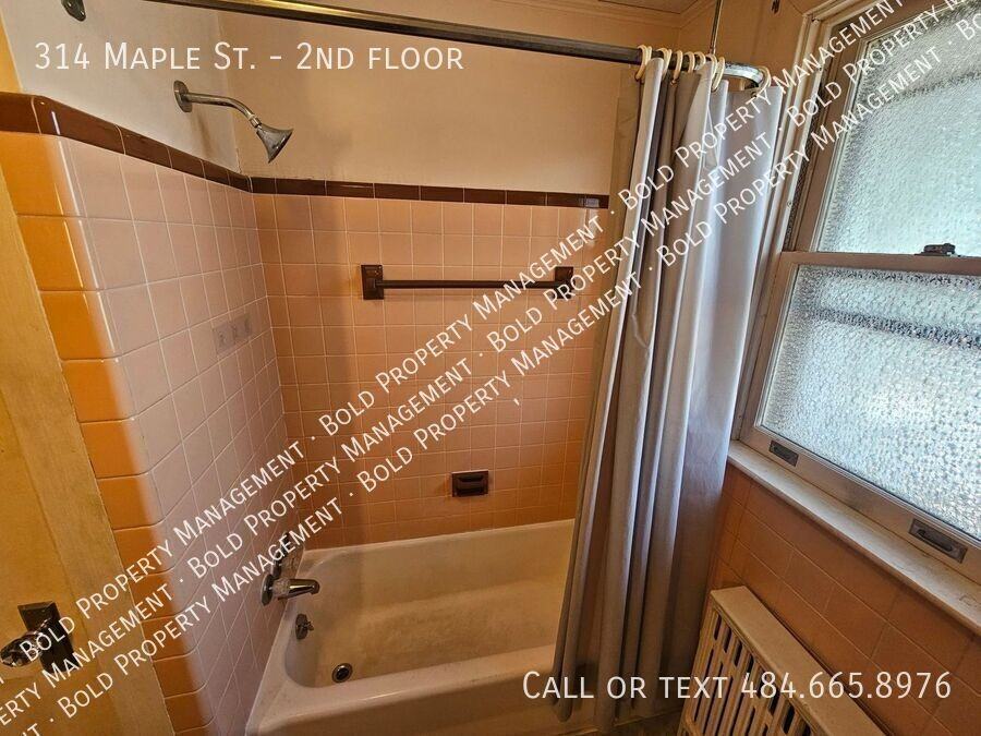 314 Maple St #2ndFL - Photo 6 of 11