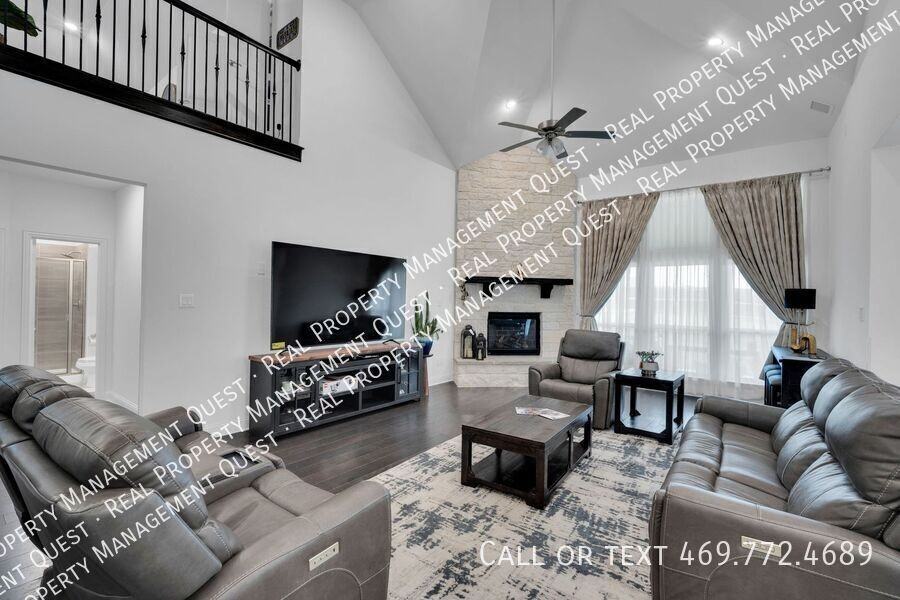 1767 Shumard St - Photo 3 of 28