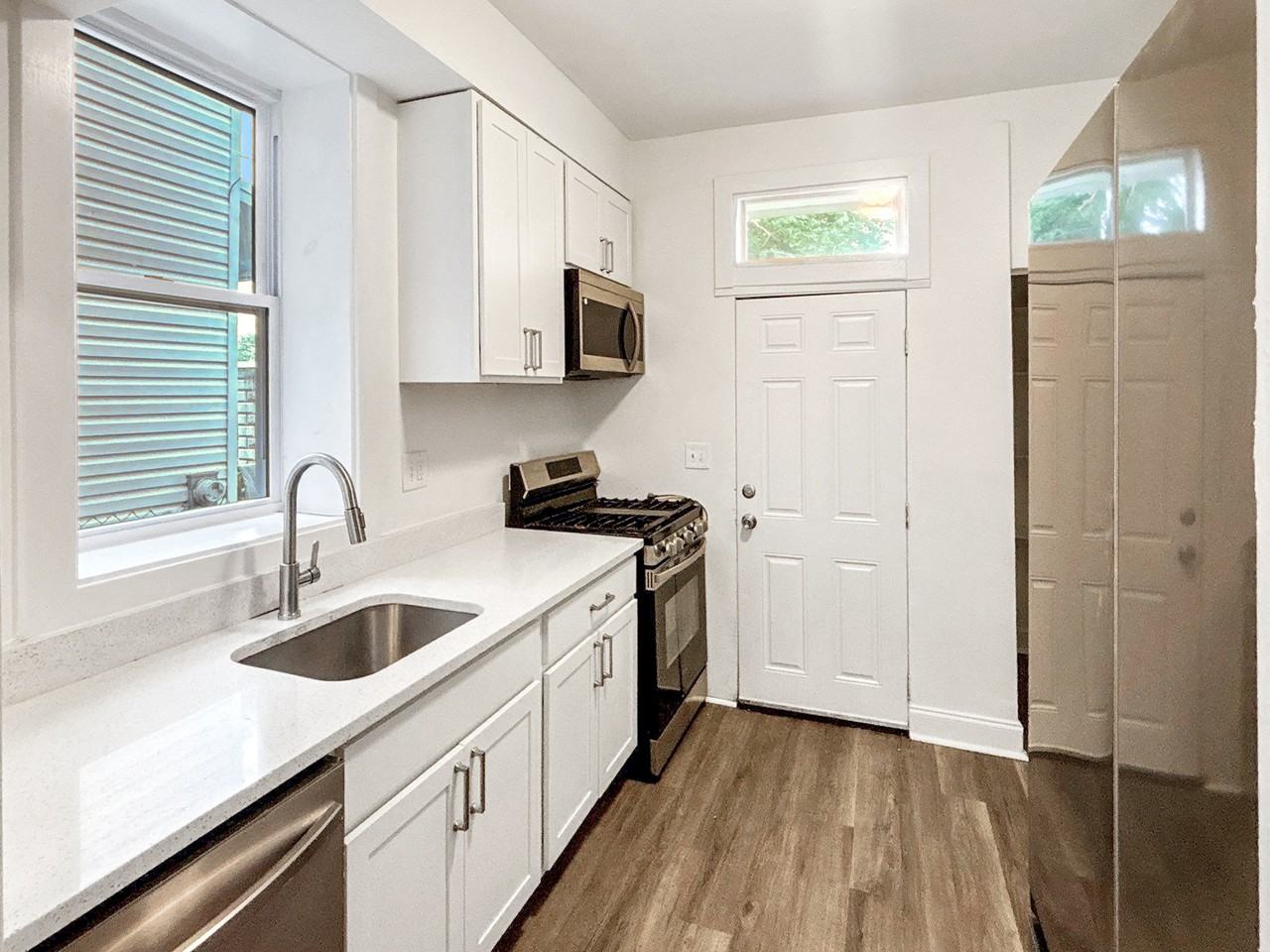 2217 Riggs Ave - Photo 4 of 22