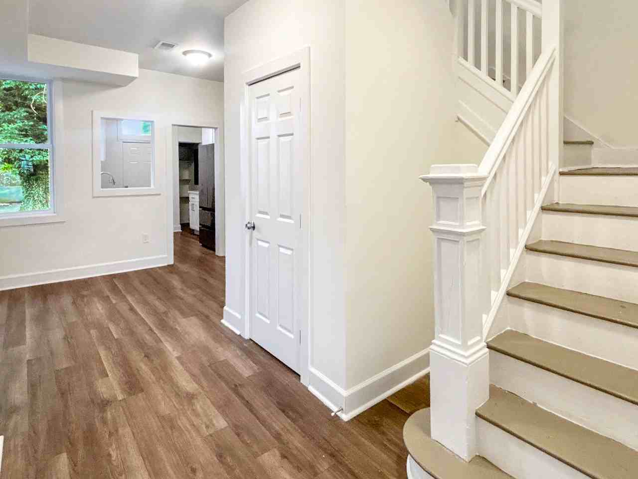 2217 Riggs Ave - Photo 6 of 22
