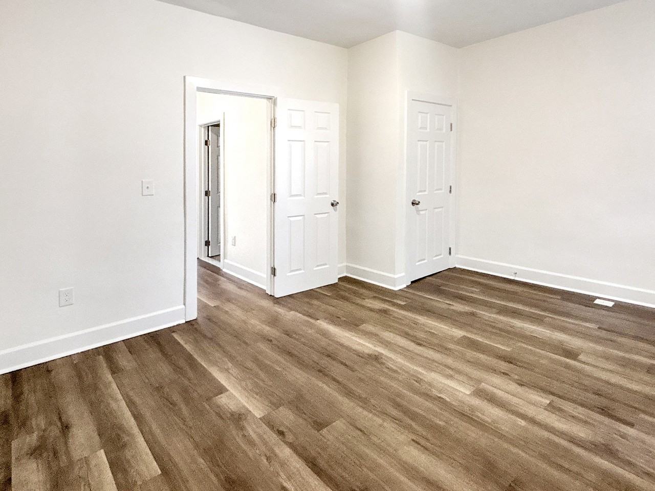 2217 Riggs Ave - Photo 7 of 22