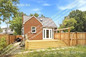 featured image of 121 E Raymond Ave