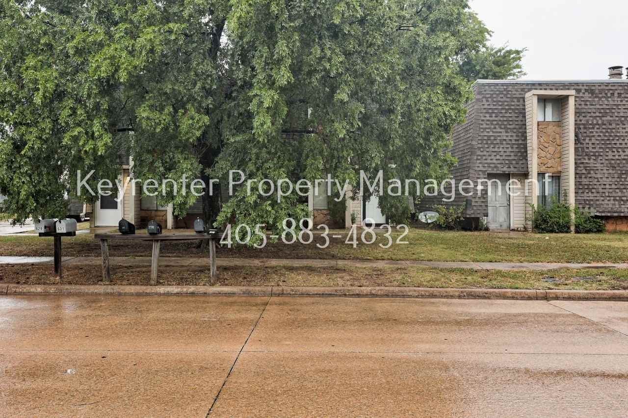 631 Welston Cir - Photo 2 of 43