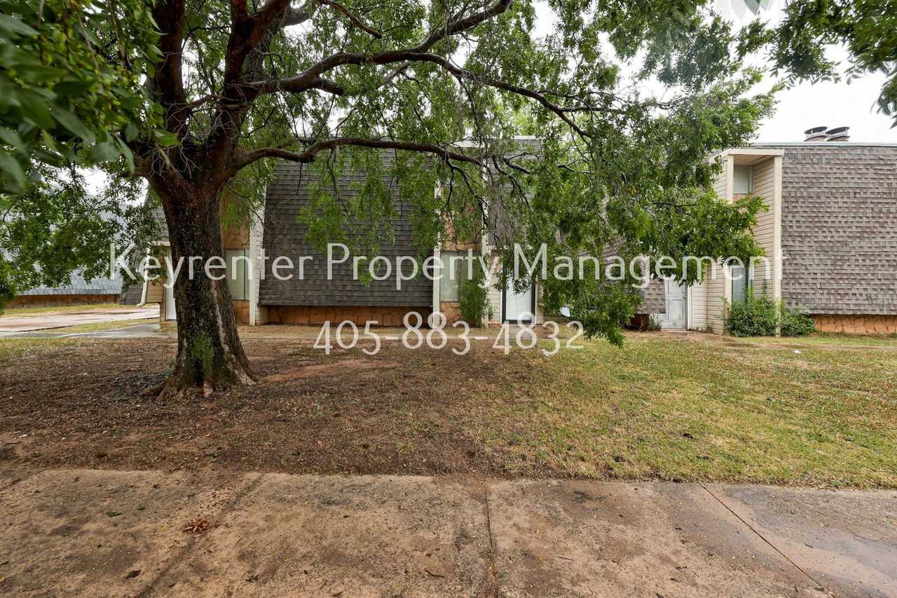 631 Welston Cir - Photo 3 of 43