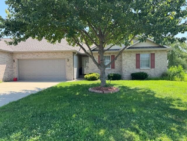 3902 Marryat Drive - Photo 2 of 34
