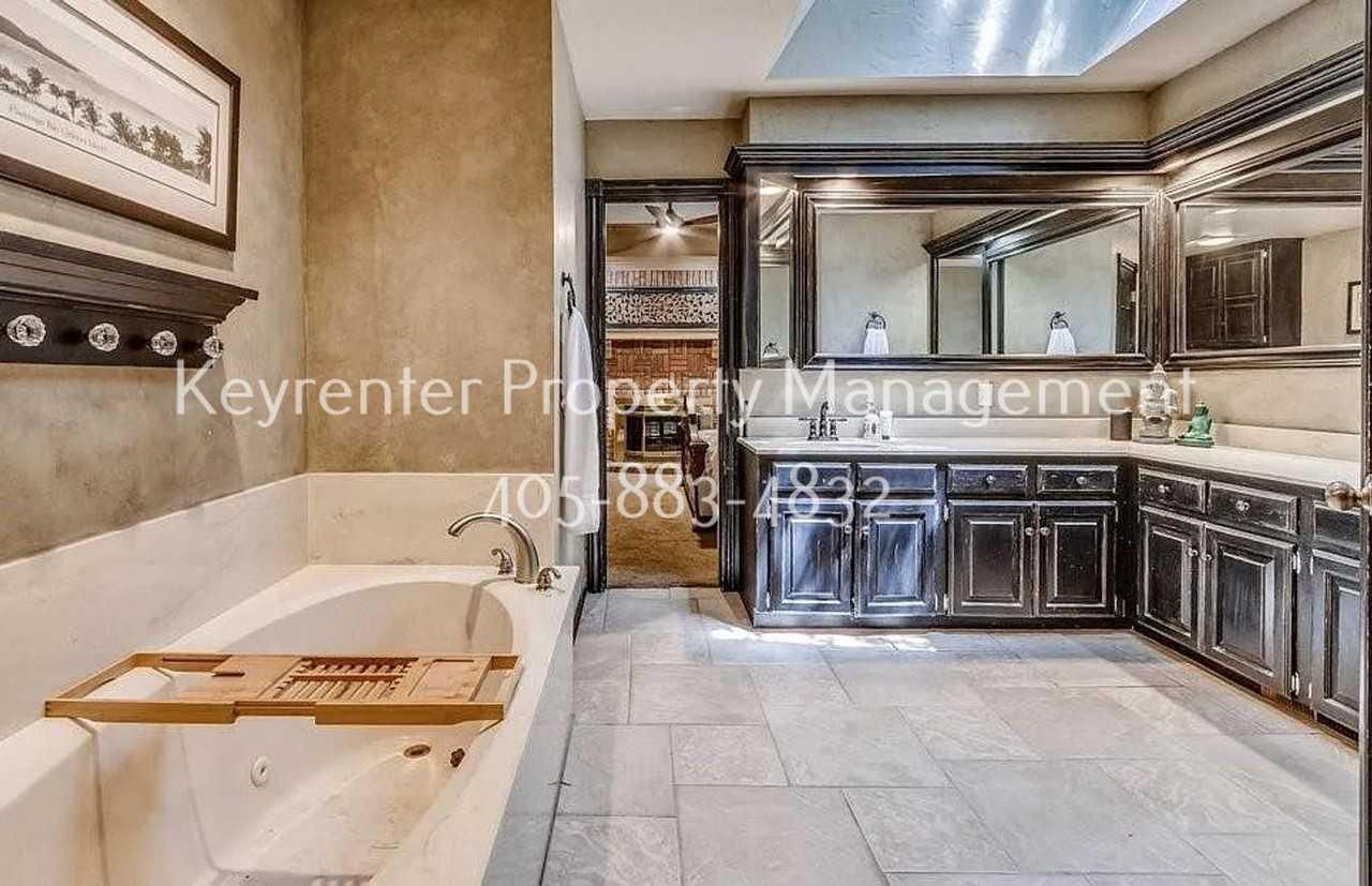 1408 Fox View Ct - Photo 4 of 31
