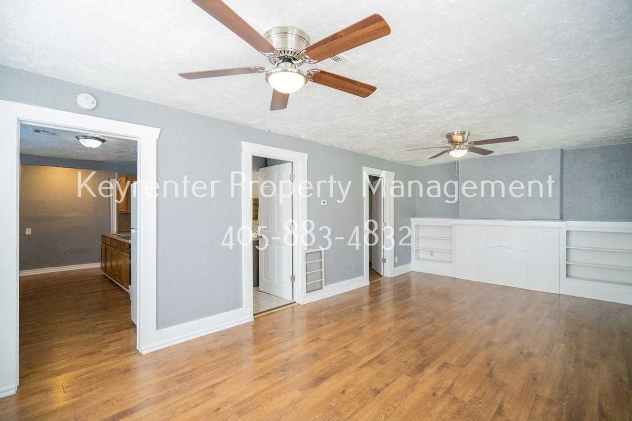 338 Se 41st St - Photo 3 of 13