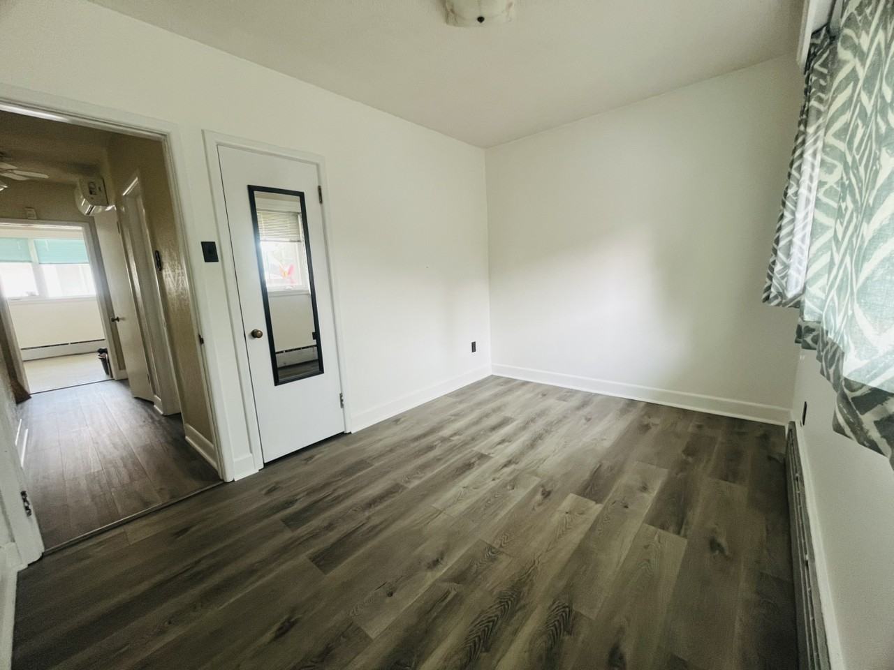 433 Regent Ave W - Photo 3 of 25