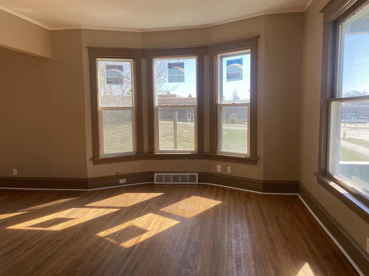 515 20th St #NA - Photo 4 of 17