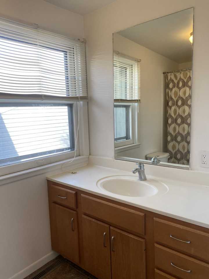 515 20th St #NA - Photo 6 of 17