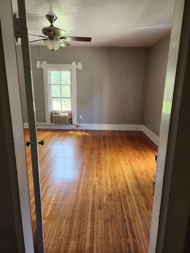 632 E Seminary St - Photo 5 of 6