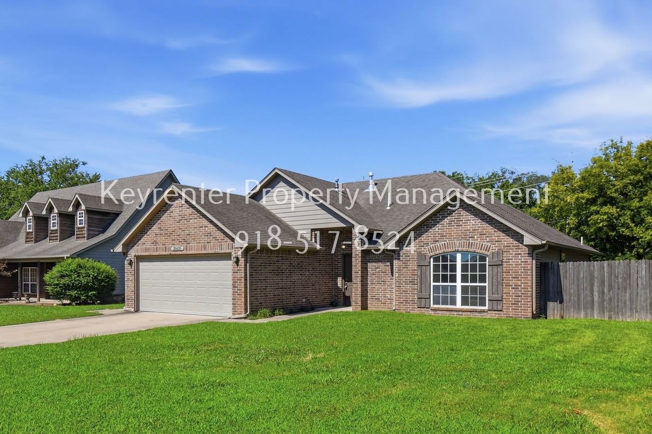 25620 Briar Dr - Photo 2 of 22