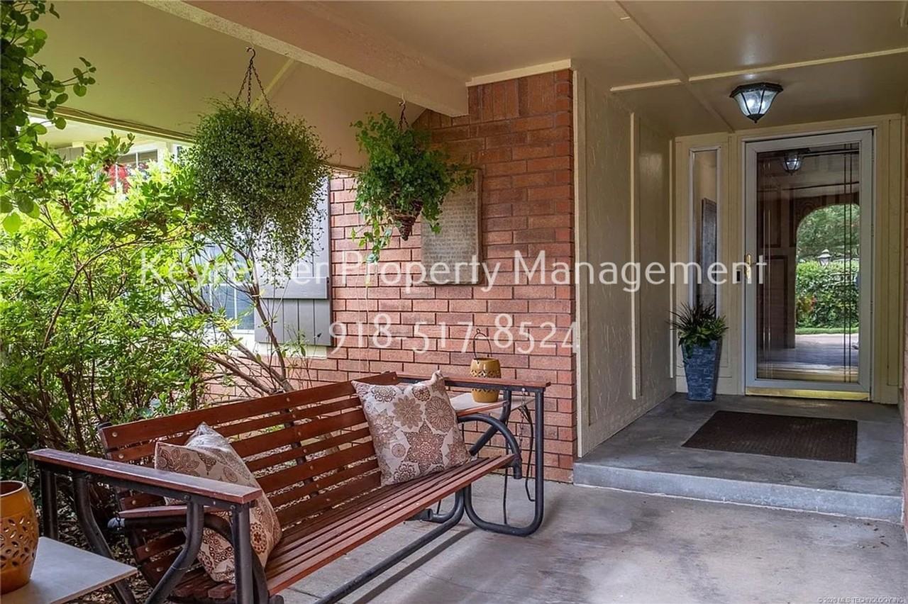 8602 E 109th St - Photo 3 of 25