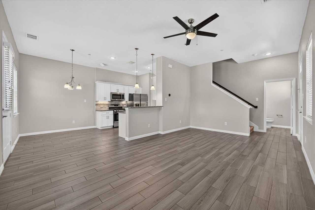 1912 Bethlehem St - Photo 4 of 29