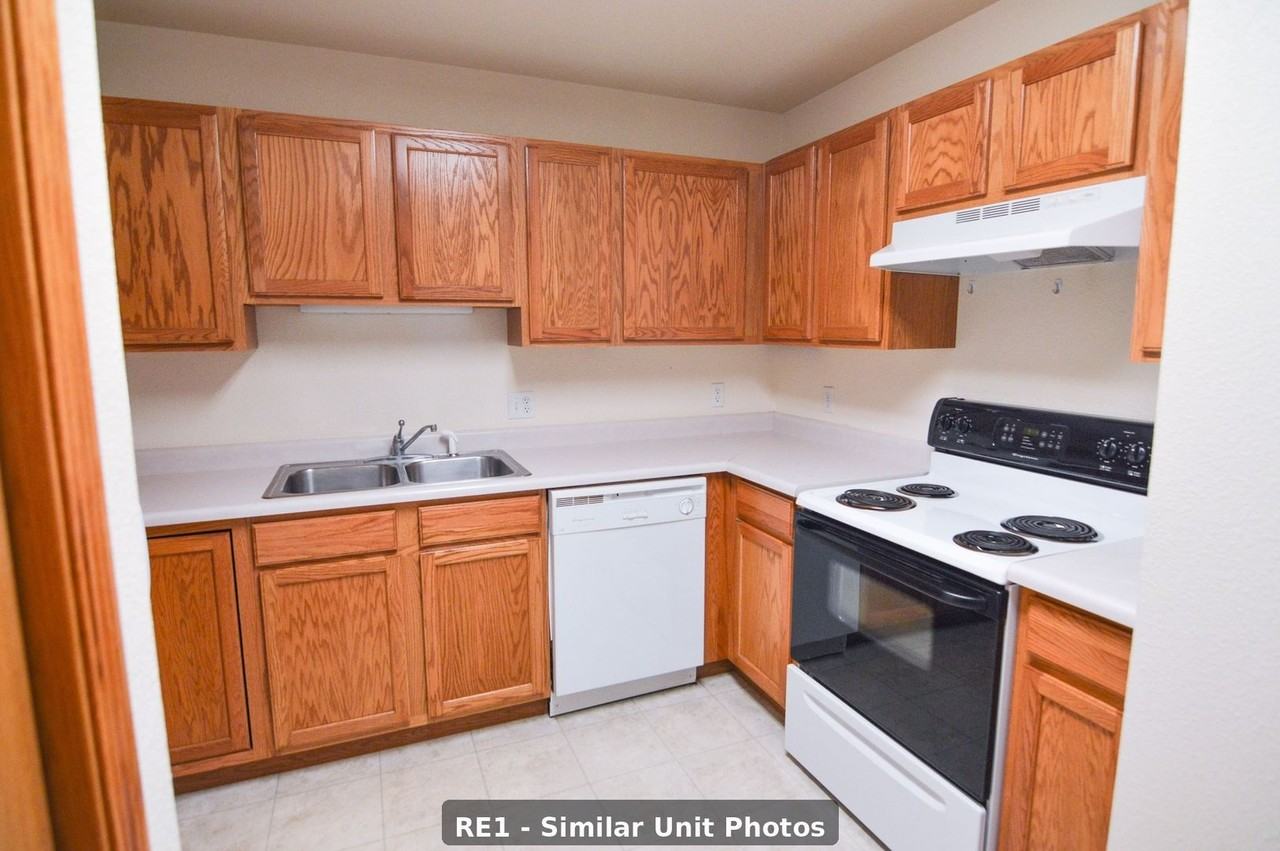 1527 Palmer Apt.#301-314 - Photo 2 of 5