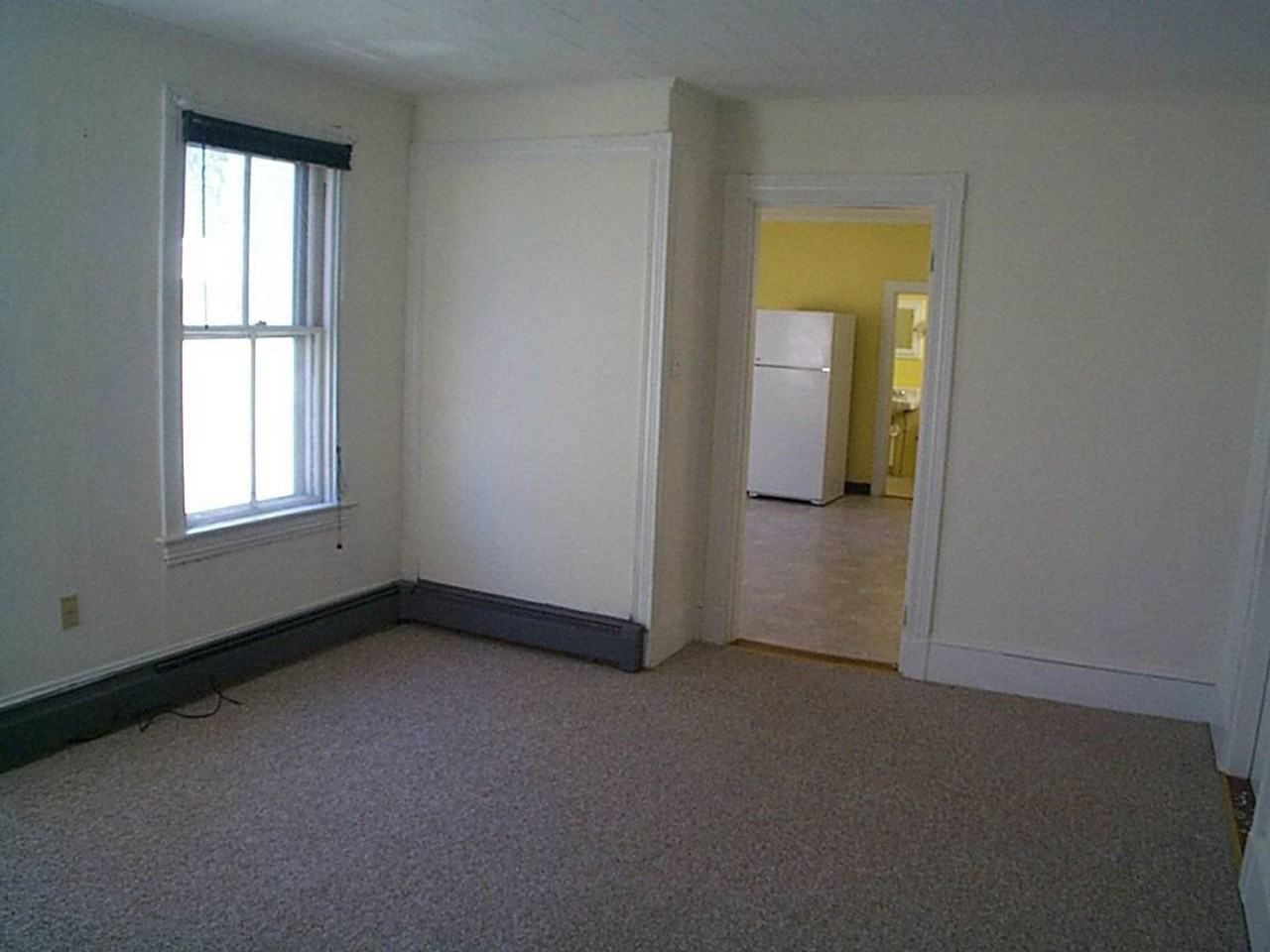 11 Oak St - Photo 3 of 5