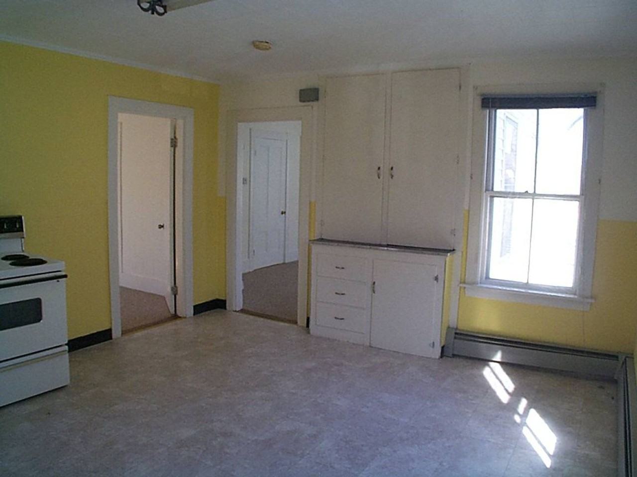 11 Oak St - Photo 4 of 5